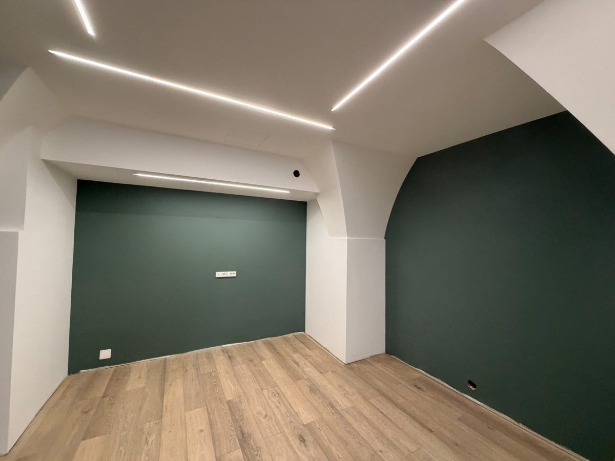 Negozi e locali — posa carta da parati A.S.H. Finiture Contract