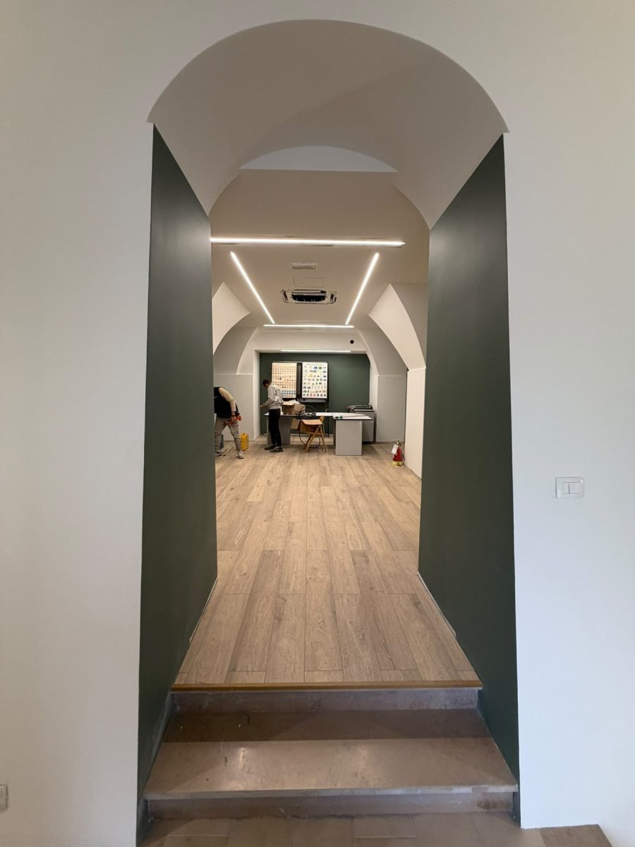 Negozi e locali — finiture ad intonachino A.S.H. Finiture Contract