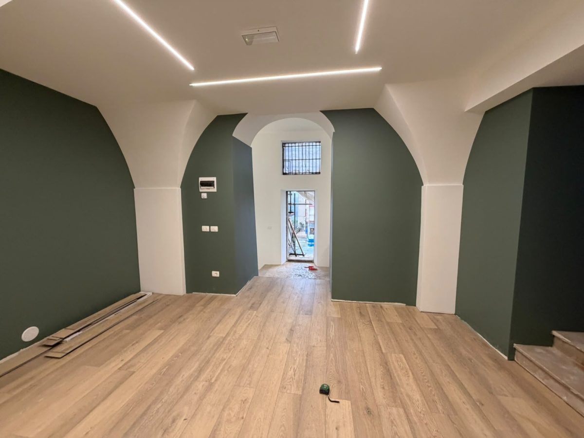 Negozi e locali — tinteggiature A.S.H. Finiture Contract
